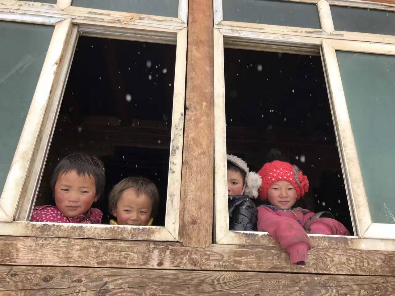 爱游戏-中国一站式爱游戏体育服务最新官网公益回顾丨家国同欢月同圆 温暖满载甘孜州(图9)